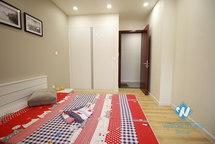 Modern and elegant apartment rental with stunning lakeview in Watermark Lac Long Quan